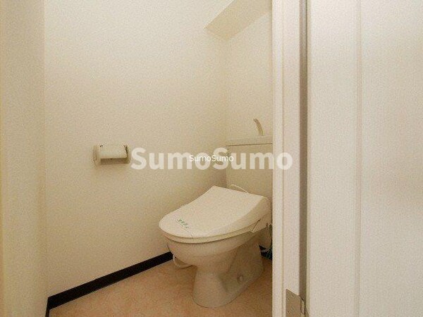 トイレ(コンパクトで使いやすいトイレです)