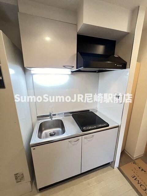 物件内観写真5　(コンパクトなキッチンで掃除もラクラク)