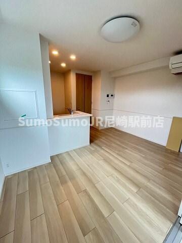 物件内観写真4　(使いやすい居間です)