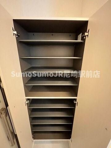 物件内観写真22　(たっぷりとした収納スペースです)