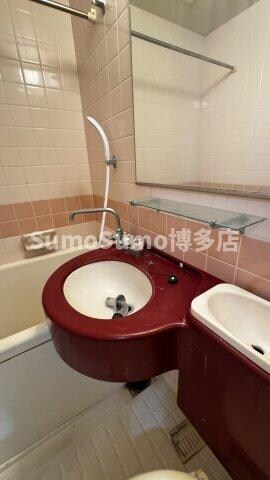 物件内観写真10　(忙しい朝には欠かせない洗面所です)