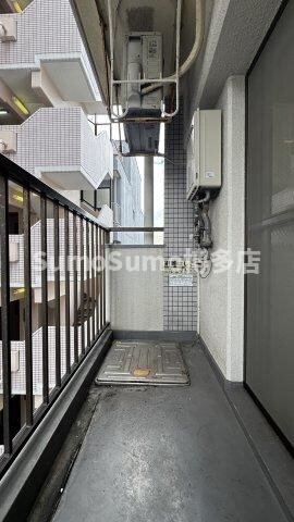 物件内観写真11　(外からの目が気にならないバルコニーで洗濯物が干せます)