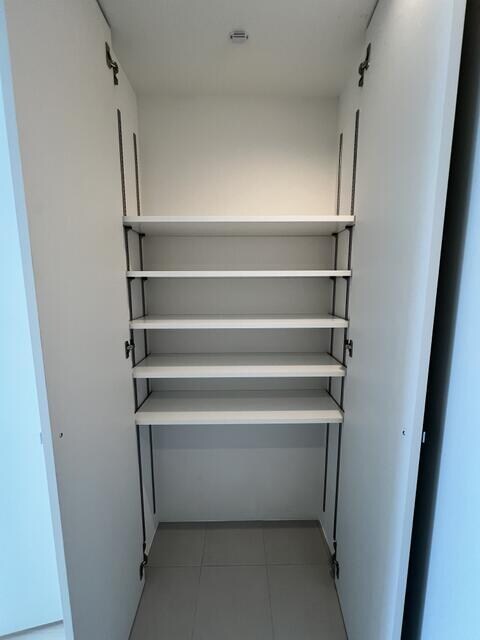 物件内観写真2　( )