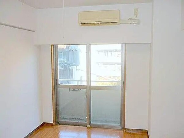 居室(他のお部屋のお写真です )