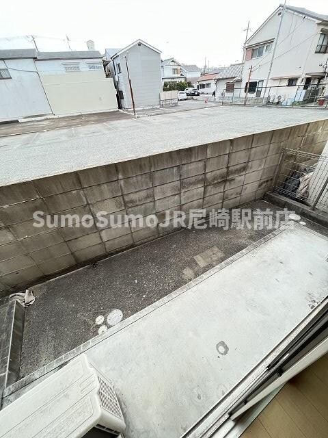 物件内観写真8　(外からの目が気にならないバルコニーで洗濯物が干せます)