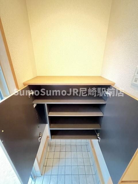 物件内観写真14　(専用の収納スペースです)