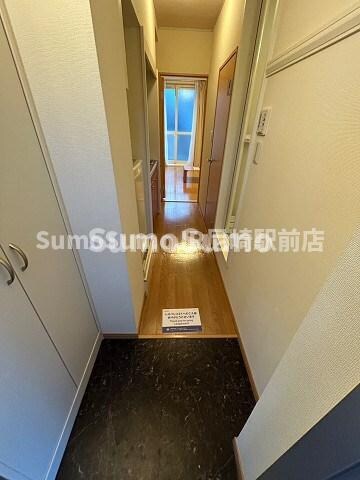 物件内観写真5　(落ち着いた玄関です)