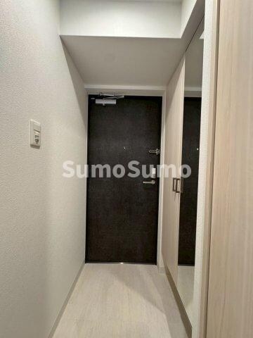 物件内観写真4　(収納もある玄関です)