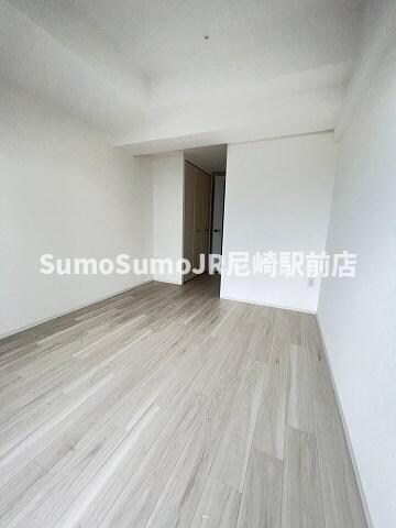 物件内観写真8　(使い勝手のいい寝室です)