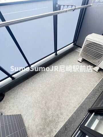 物件内観写真10　(バルコニーからの眺めを楽しみながら食事をしませんか)