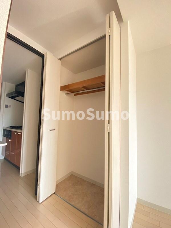 物件内観写真13　(小物を収納するのに便利です)