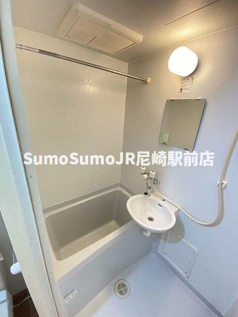 物件内観写真9　(コンパクトで使いやすいお風呂です)