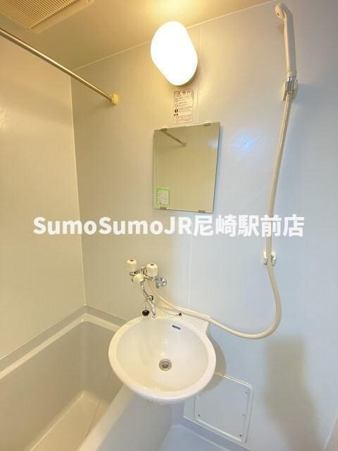 物件内観写真11　(脱衣スペースもあります)