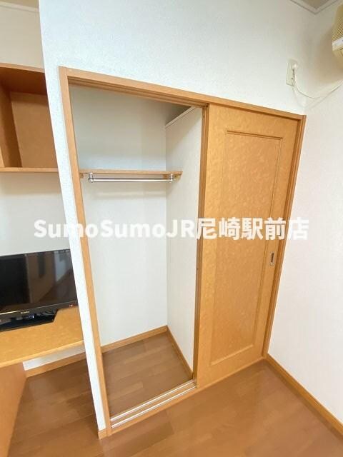 物件内観写真15　(たっぷりとした収納スペースです)