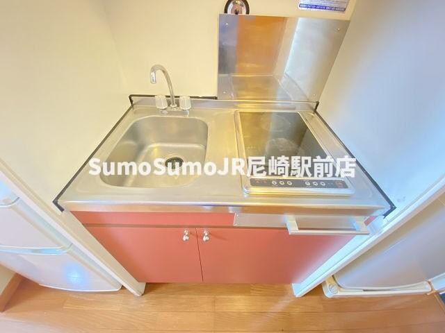 物件内観写真19　(コンパクトなキッチンで掃除もラクラク)