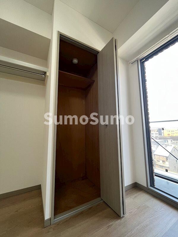 物件内観写真14　(たっぷりとした収納スペースです)