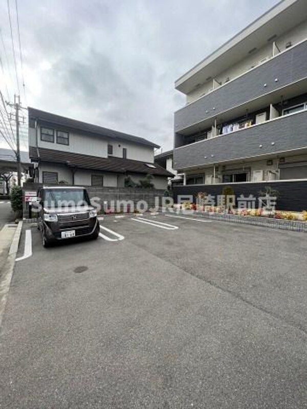 駐車場(駐車場に車を止められます)
