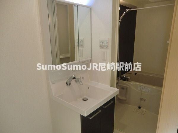 独立洗面台(独立洗面化粧台が付いています)