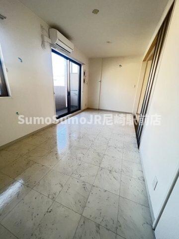 物件内観写真24　(使いやすい居間です)