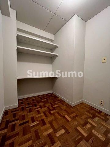 物件内観写真15　(こまごまとしたものを収納できそうですね)