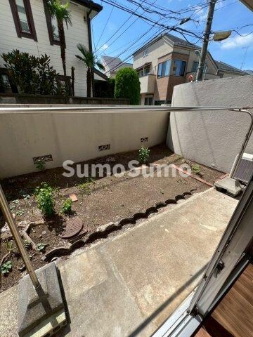 物件内観写真27　(暖かな日差しのふりそそぐバルコニー)