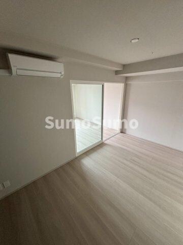 物件内観写真5　(おしゃれな居間です)