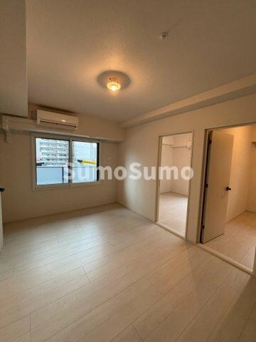 物件内観写真5　(使いやすい居間です)