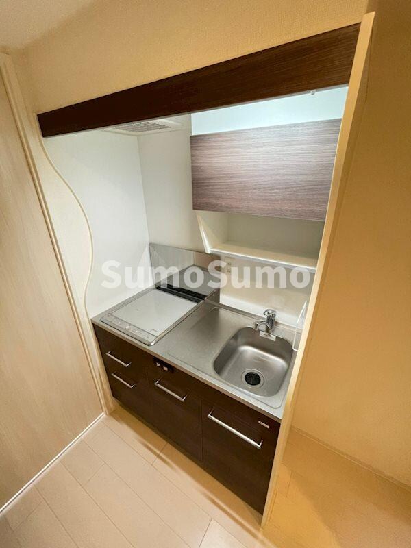 物件内観写真6　(コンパクトなキッチンで掃除もラクラク)