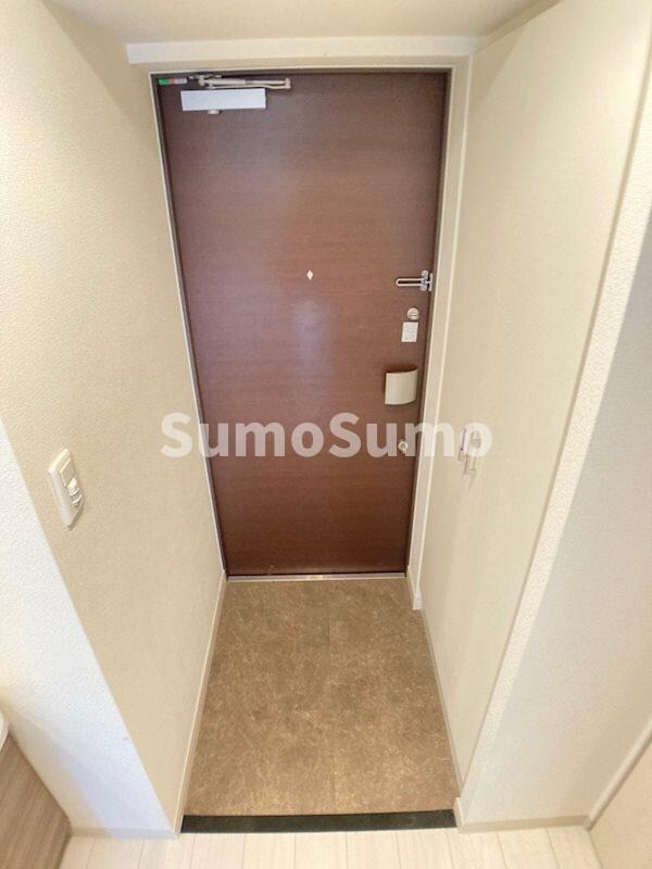 物件内観写真7　(収納もある玄関です)