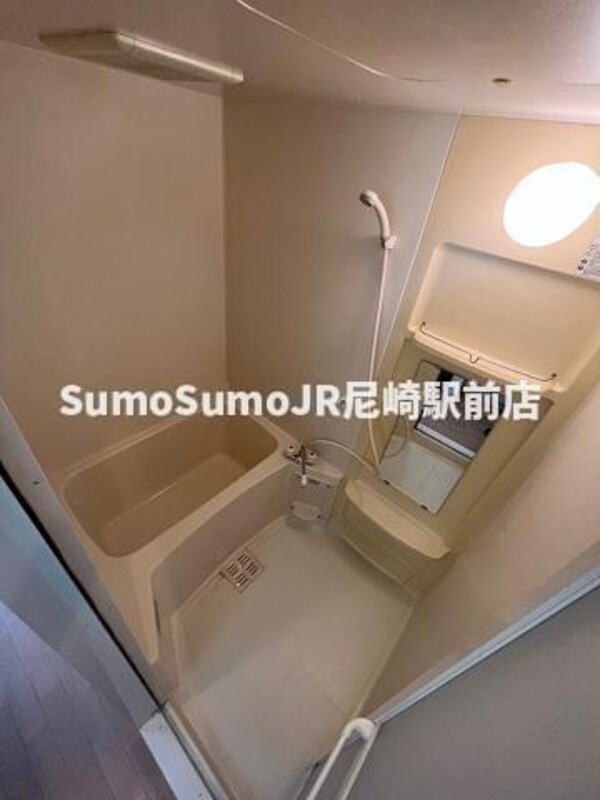 浴室(コンパクトで使いやすいお風呂です)
