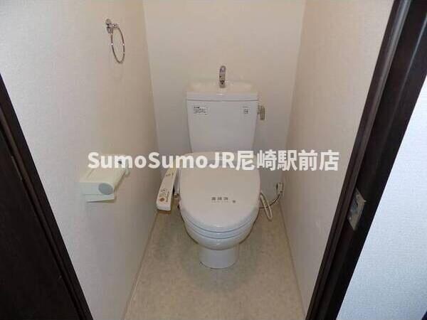トイレ(落ち着いた色調のトイレです)