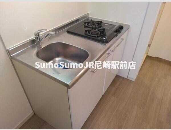 キッチン(コンパクトなキッチンで掃除もラクラク)