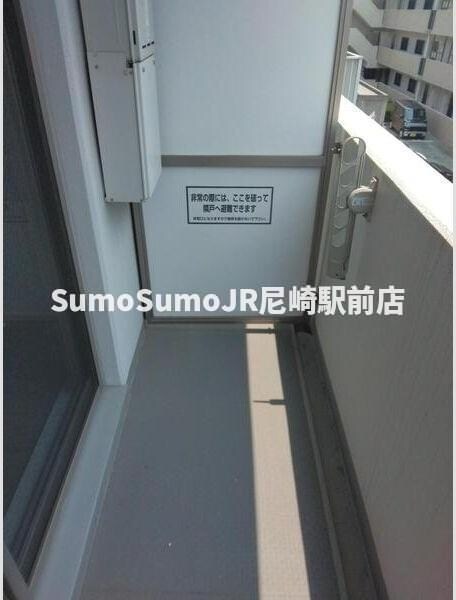 物件内観写真14　(暖かな日差しのふりそそぐバルコニー)