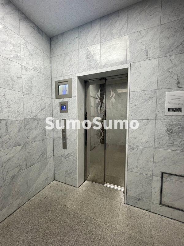 物件外観写真5　(外観は落ち着いています)