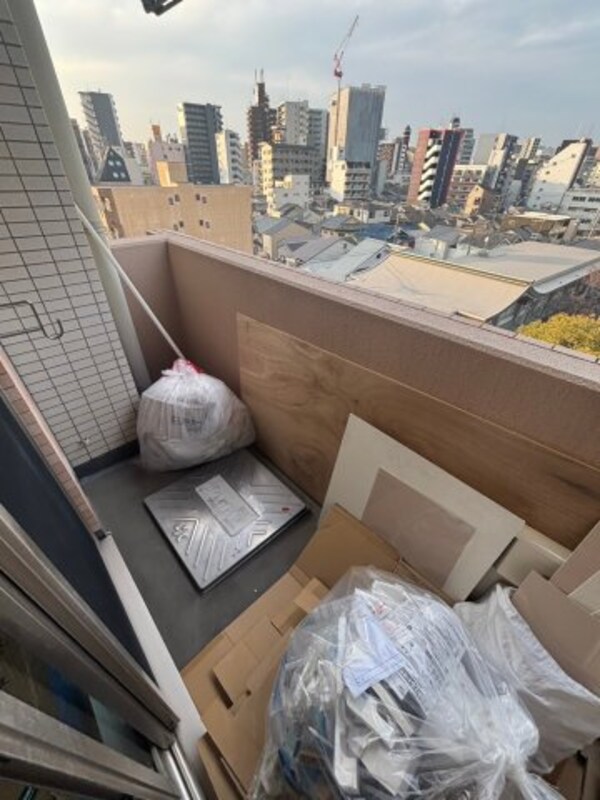 バルコニー(バルコニーからの眺めを楽しみながら食事をしませんか)