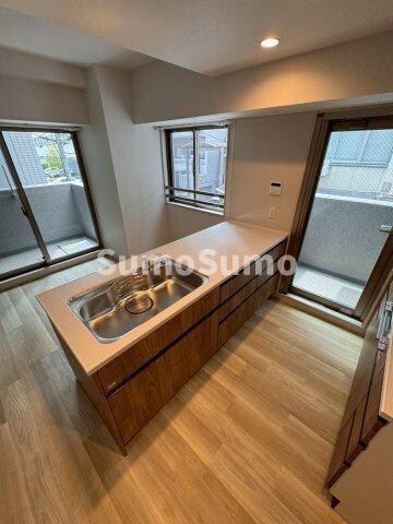 物件内観写真21　(コンパクトなキッチンで掃除もラクラク)