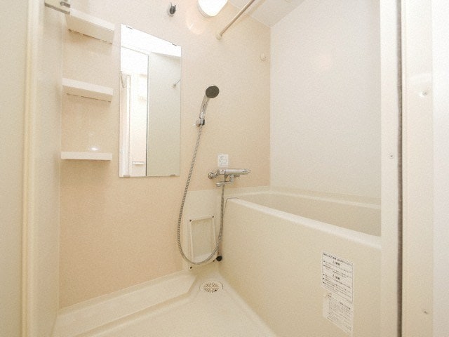 物件内観写真18　(落ち着いた空間のお風呂です)