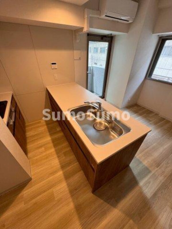 キッチン(コンパクトなキッチンで掃除もラクラク)