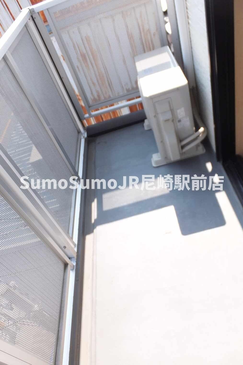 物件内観写真7　(広々としたバルコニーです)