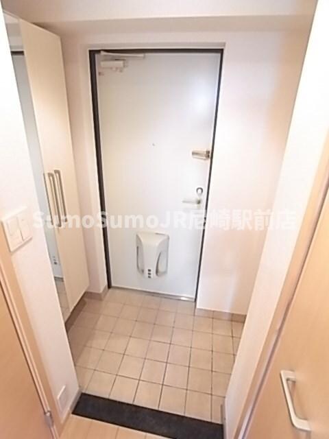 物件内観写真2　(落ち着いた玄関です)