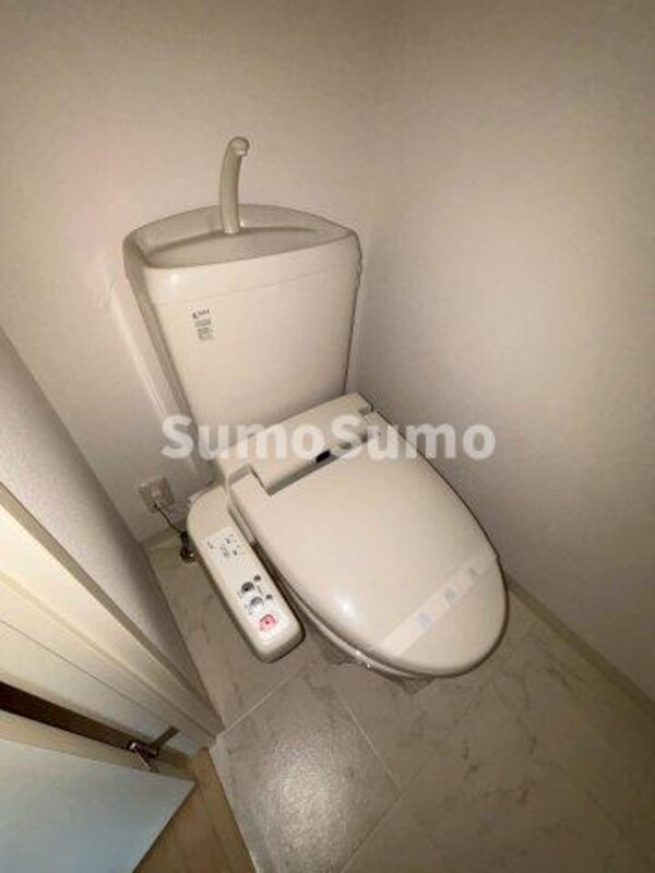 トイレ(コンパクトで使いやすいトイレです)