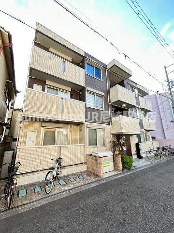 物件外観写真1　(きれいな外観です)