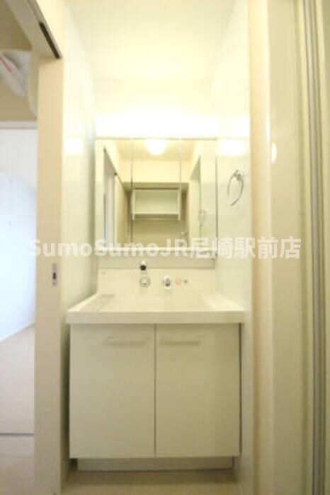 物件内観写真7　(独立洗面化粧台付き)