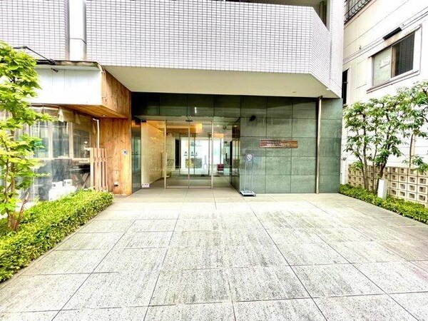 エントランス( )