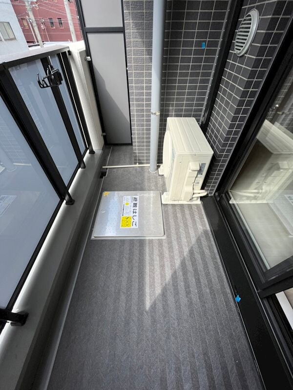 バルコニー(広々としたバルコニーです)