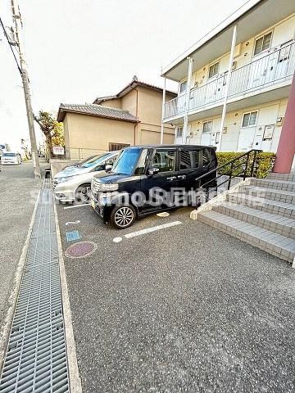 駐車場(駐車場です)