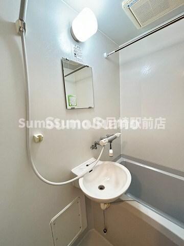 物件内観写真11　(忙しい朝には欠かせない洗面所です)