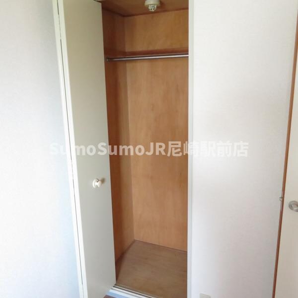 物件内観写真8　(収納スペース豊富です)