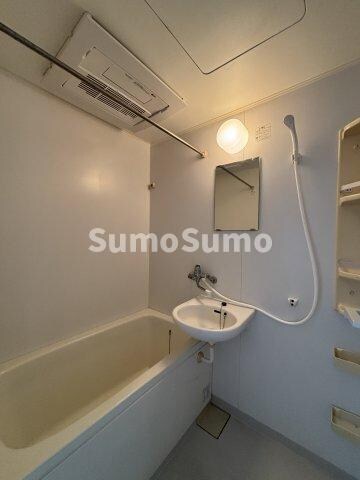 物件内観写真8　(日々の疲れを癒すお風呂付です)