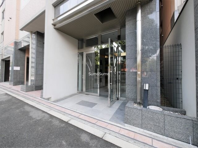 物件外観写真2　(建物の内部です)